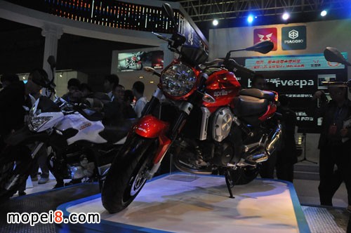 Aprilia MANA850
