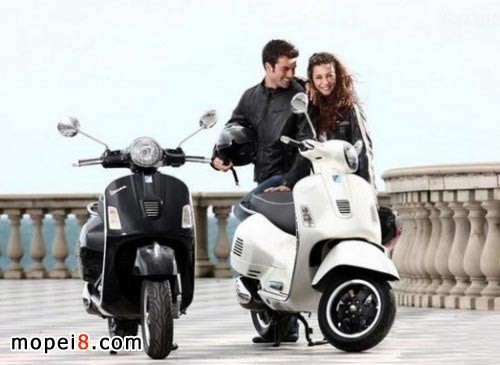 2013Vespa GTS 300ie˶