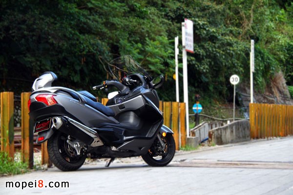 Suzuki Burgman650ExecutiveľĦг