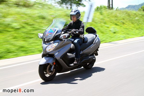 Suzuki Burgman650ExecutiveľĦг