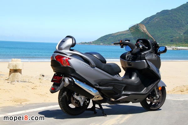 Suzuki Burgman650ExecutiveľĦг