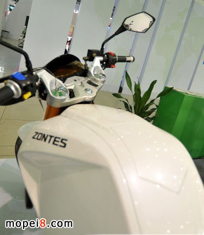 豪江ZONTES250新街跑车