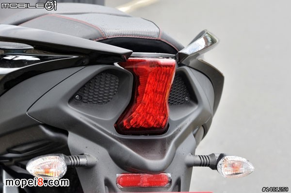 ٿ˴Aprilia SRV850