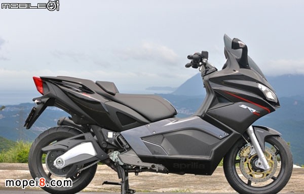 ٿ˴Aprilia SRV850Ħг