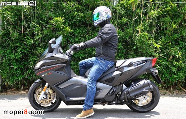 ٿ˴Aprilia SRV850Ħг