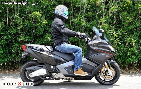 ٿ˴Aprilia SRV850Ħг