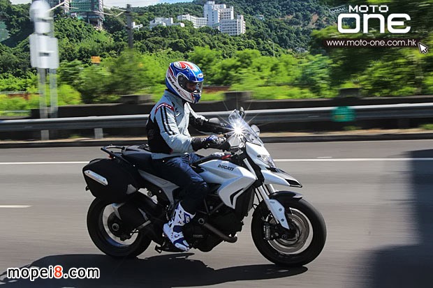 2013DUCATI HYPERSTRADA摩托车