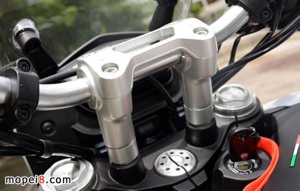 ĦгԼݶſHyperstrada821