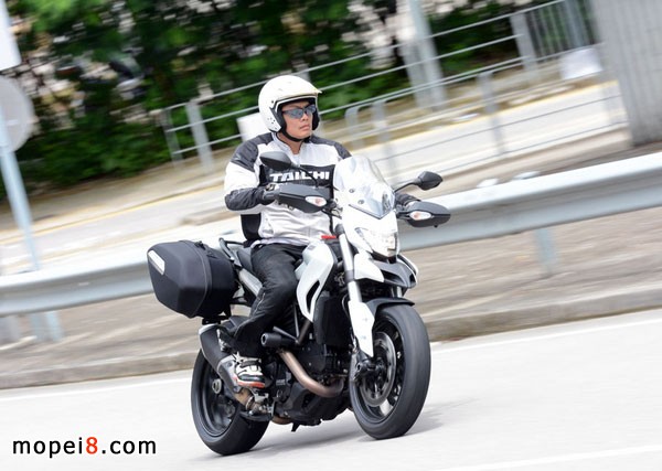 ĦгԼݶſHyperstrada821