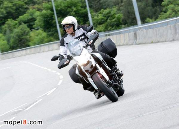 ĦгԼݶſHyperstrada821
