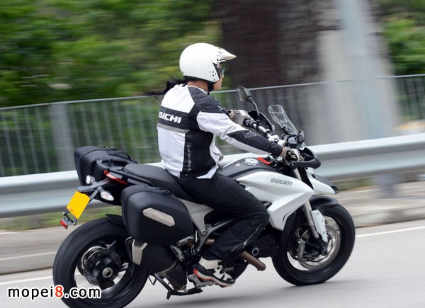 ĦгԼݶſHyperstrada821