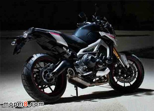 YAMAHA MT-09