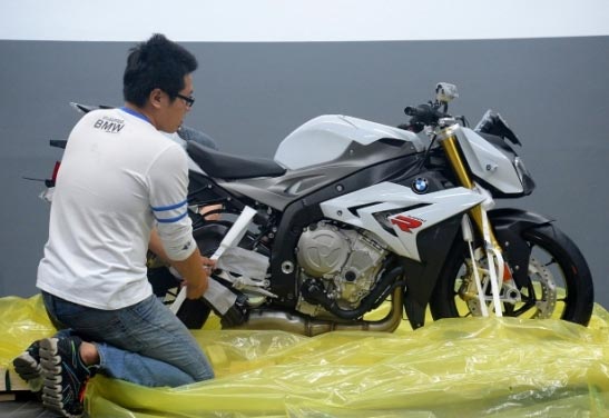 宝马摩托全新街跑车BMW S1000R