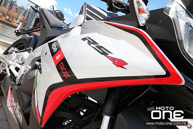 不论大灯、细灯及彷入风位跟RSV4没有分別的Mini Superbike