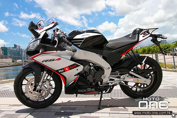 不论大灯、细灯及彷入风位跟RSV4没有分別的Mini Superbike