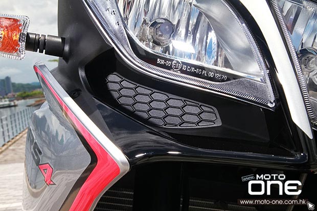 不论大灯、细灯及彷入风位跟RSV4没有分別的Mini Superbike
