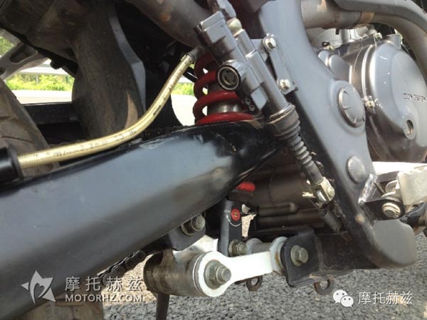 国内首款休闲越野旅行车--宗申RX3摩托测评