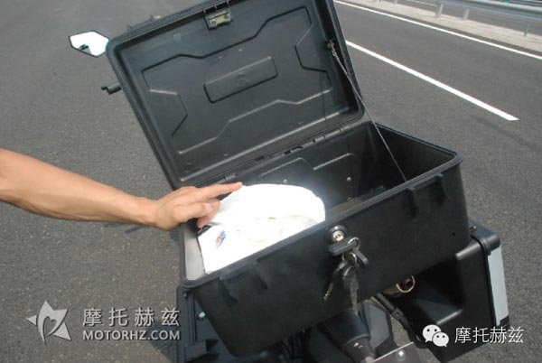 国内首款休闲越野旅行车--宗申RX3摩托测评