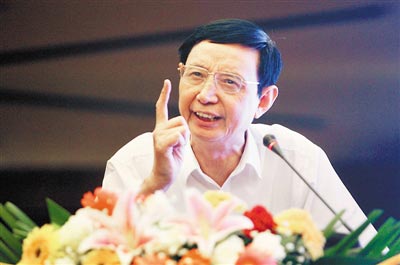 尹明善