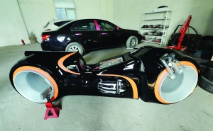 特隆摩托车