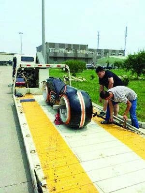 南京小伙花百万买“创战纪道具摩托车