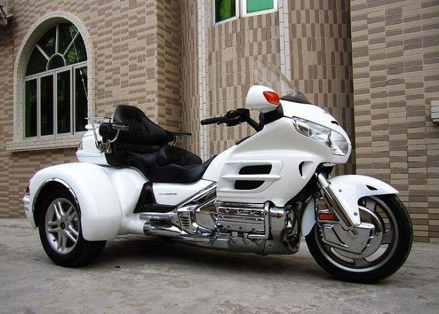 本田金翼GL1800三轮摩托车