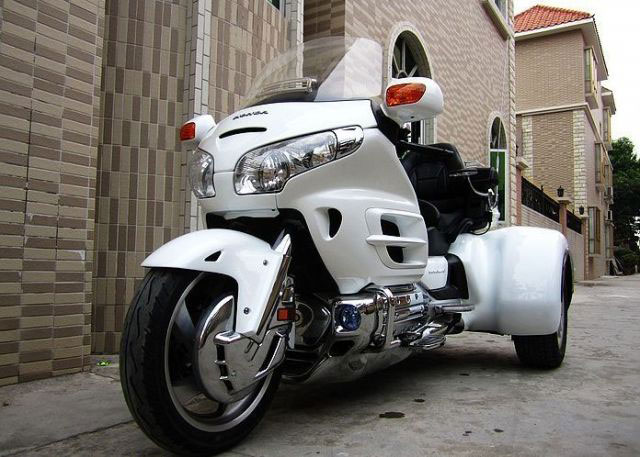 本田金翼GL1800三轮摩托车