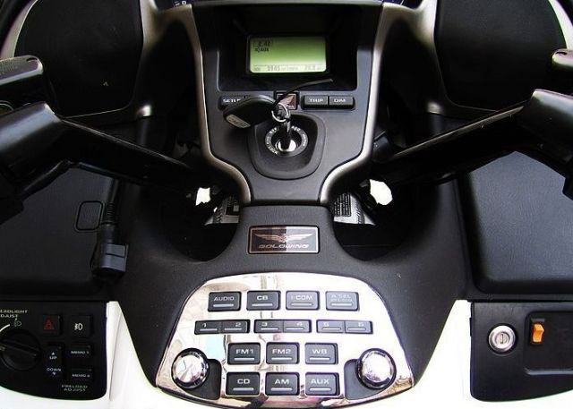 本田金翼GL1800三轮摩托车
