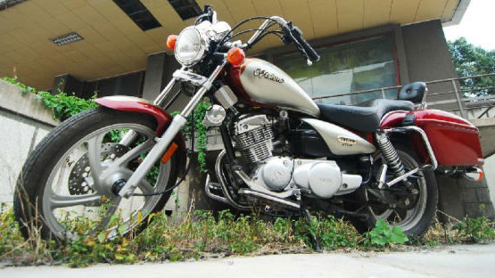 2000款雅马哈ZY125