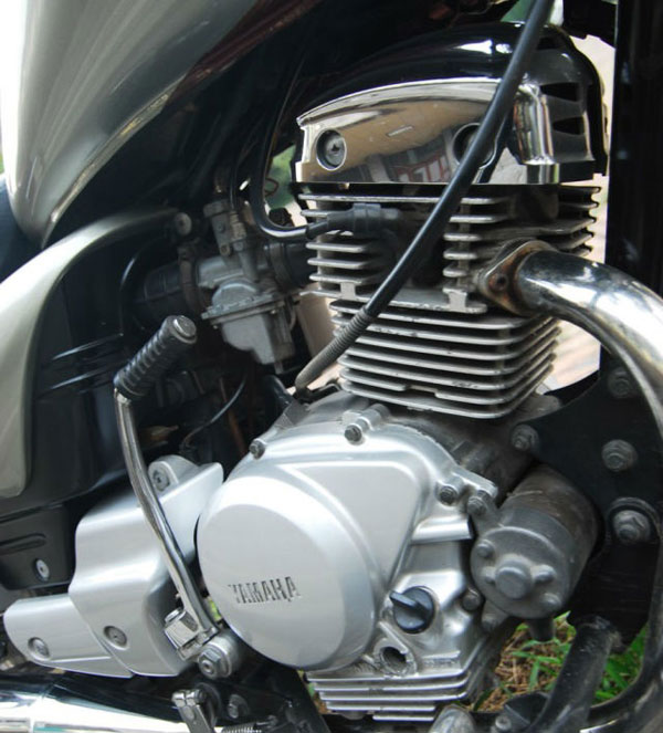 2000款雅马哈ZY125