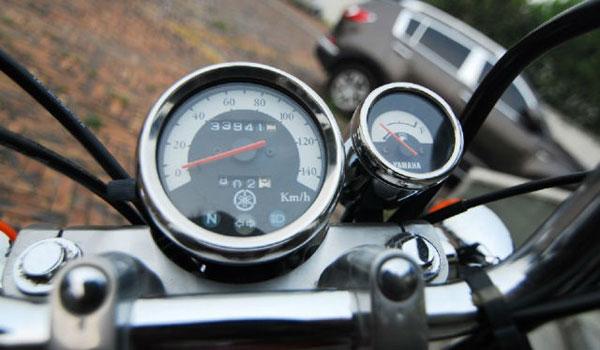 2000款雅马哈ZY125
