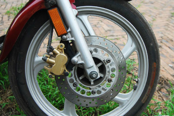 2000款雅马哈ZY125