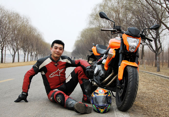 贝纳利Benelli 蓝宝龙BJ300GS摩托评测