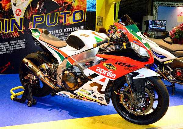 阿普利亚当家超跑Aprilia RSV4