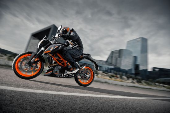2015款KTM Duke390摩托车