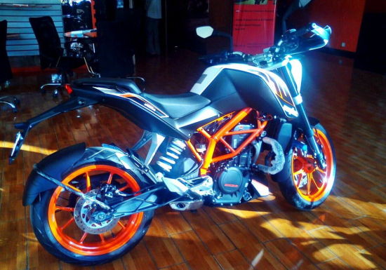 2015款KTM Duke390摩托车