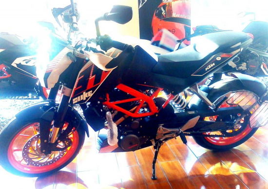 2015款KTM Duke390摩托车