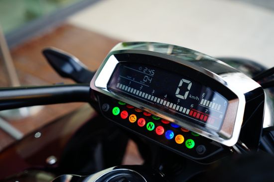 HONDA本田摩托车全新设计的LED仪表