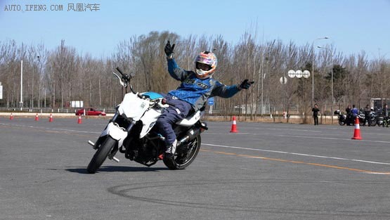 北京旗利试驾大会 本田CBR300R摩托车试驾