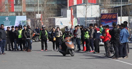 北京旗利试驾大会 本田CBR300R摩托车试驾