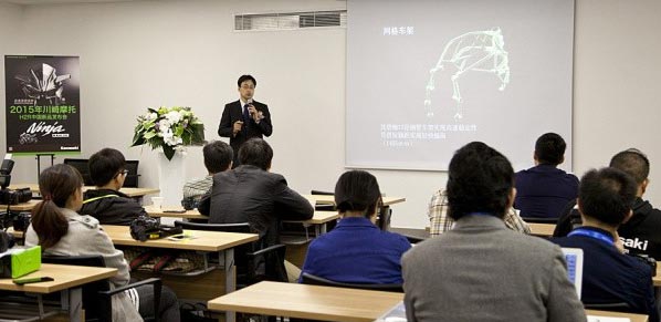 川崎摩托车Ninja H2R新品发布会在上海车展举行