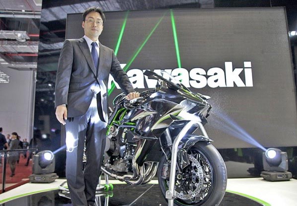 川崎摩托车Ninja H2R新品发布会在上海车展举行