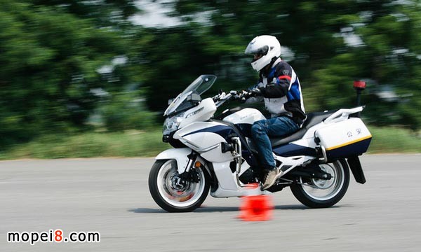 试驾春风CF650J-2警用摩托