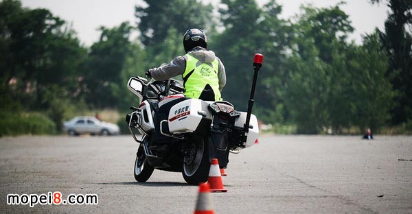 试驾春风CF650J-2警用摩托