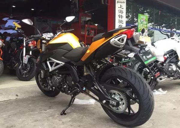 贝纳利黄龙BN600全新发布ABS版摩托车
