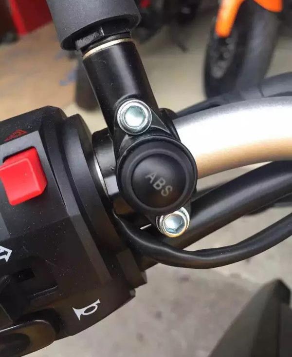 钱江黄龙BN600全新发布ABS版摩托车