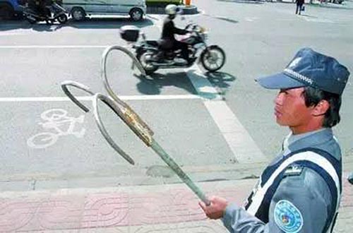 广州的禁摩“钩镰枪