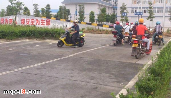 摩托车驾照的考取步骤及费用