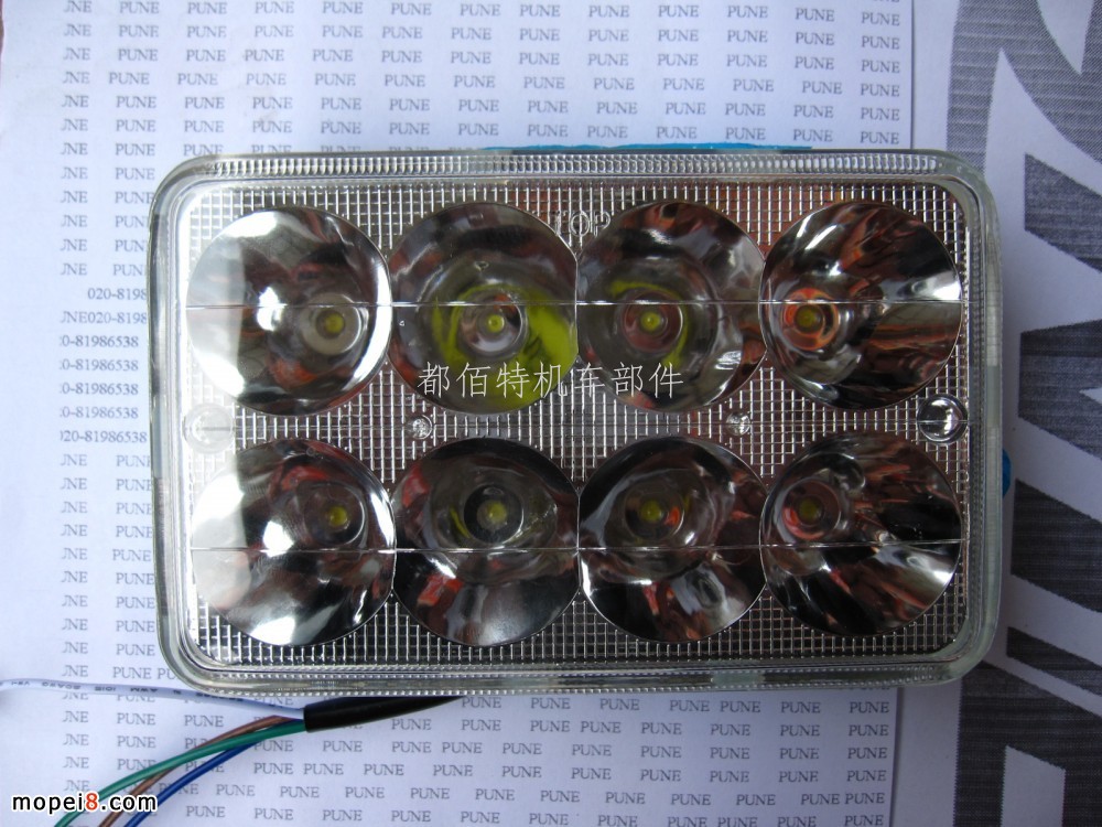 LED 齭8