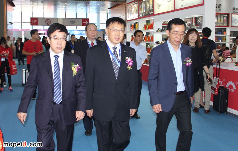 广州全国摩配展会开幕
